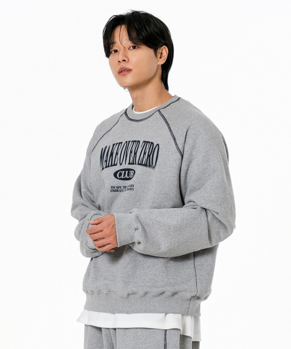 모즈모즈(MOZMOZ) 블러링 스티치 레글런 오버핏 맨투맨 그레이