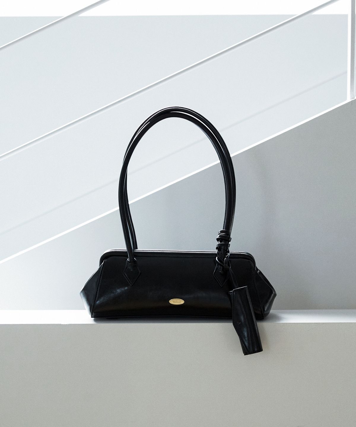 벨류엣(VALLUAT) Valenta bag_Black