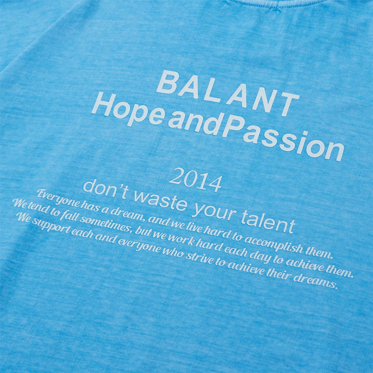 발란트(BALANT) 피그먼트 호프 앤드 패션 티셔츠 - 라이트블루