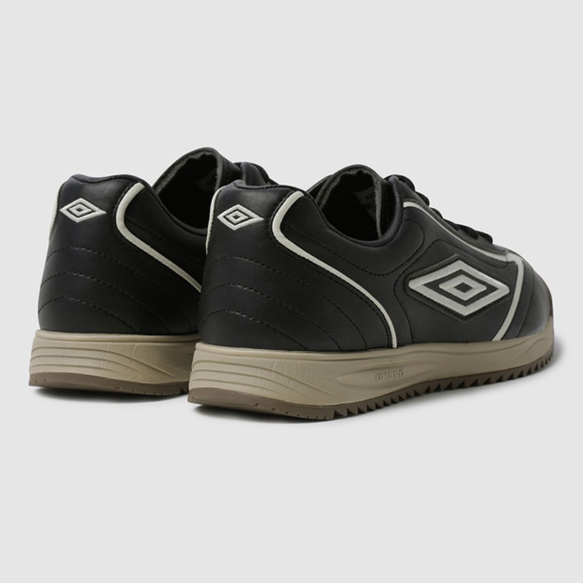 엄브로(UMBRO) RADLEY JOGGER (라들리 조거) 블랙(UQ323CCU90)