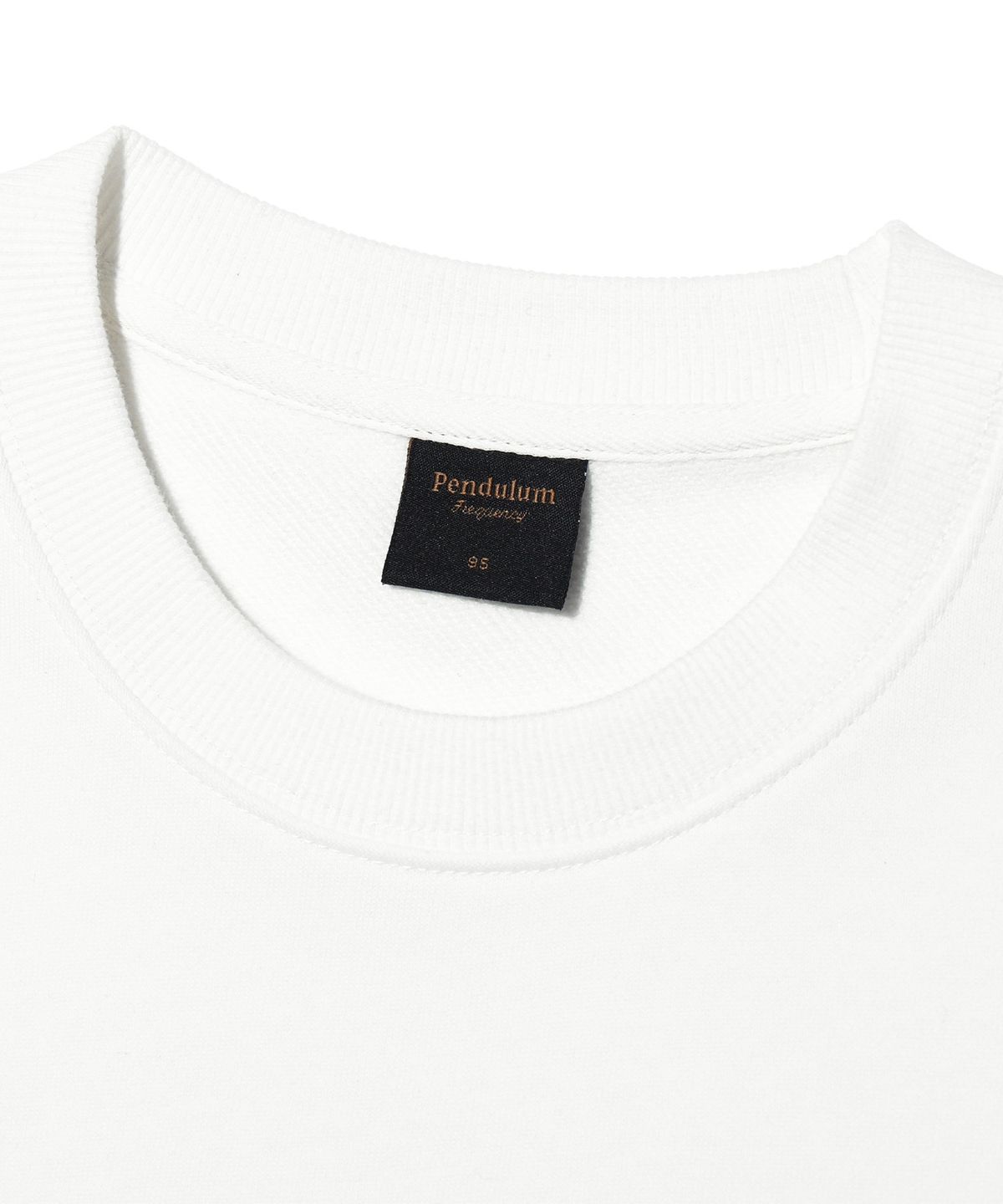 펜듈럼(PENDULUM) 아치 로고 아플리케 맨투맨 LP8TU743_OFF WHITE