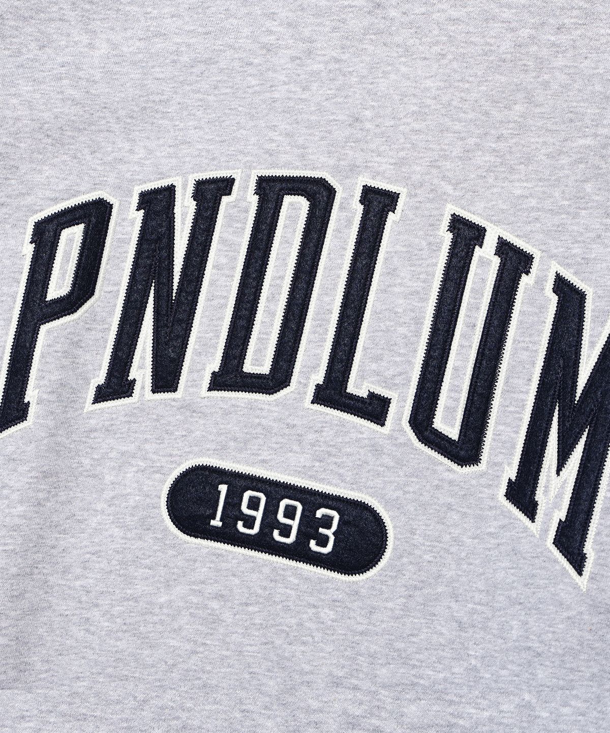 펜듈럼(PENDULUM) 아치 로고 아플리케 맨투맨 LP8TU743_MELANGE GREY
