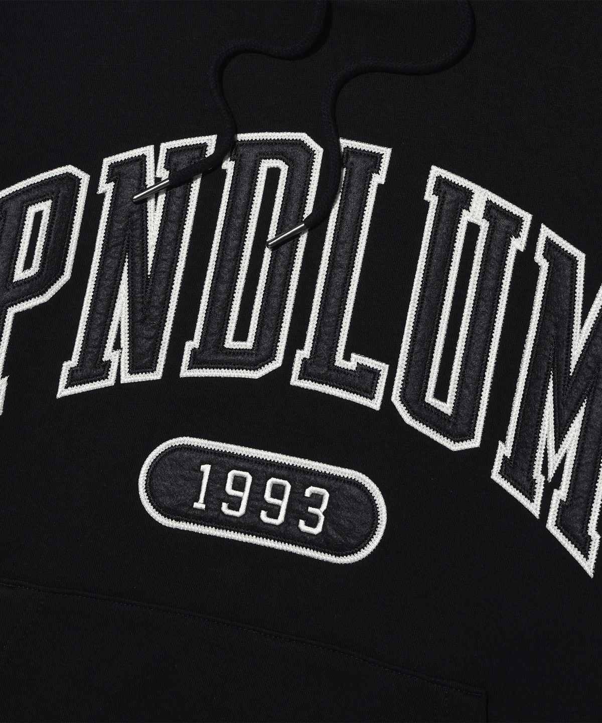 펜듈럼(PENDULUM) 아치 로고 아플리케 후디 LP8TU744_BLACK