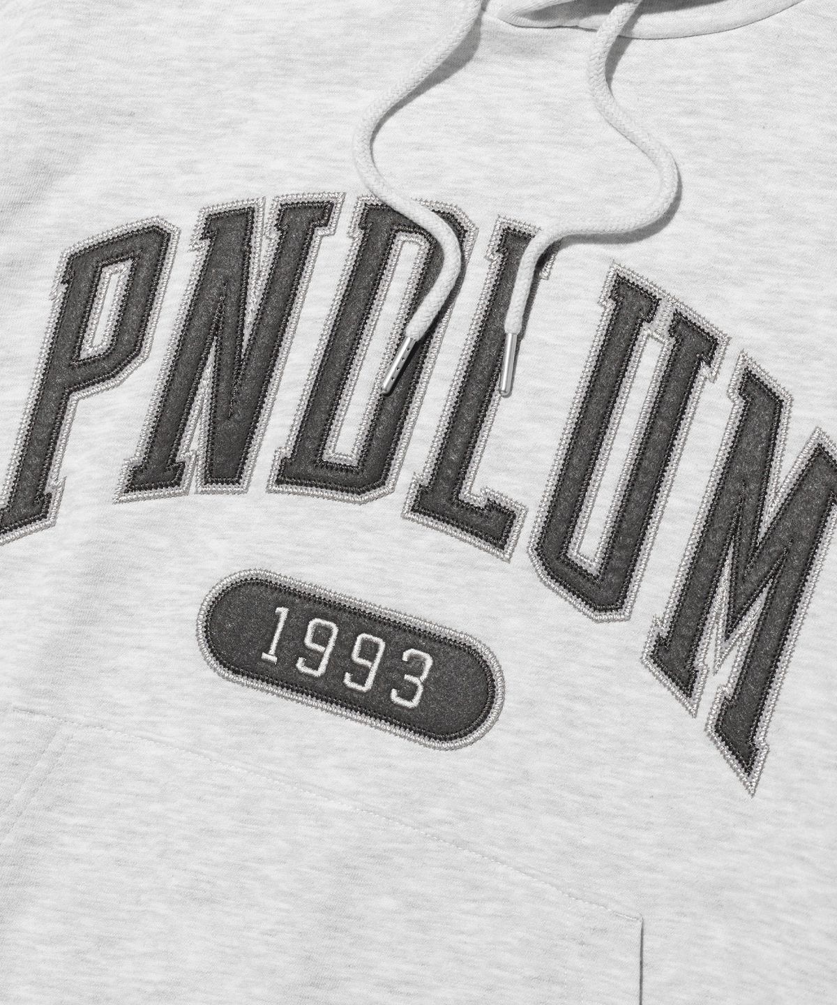 펜듈럼(PENDULUM) 아치 로고 아플리케 후디 LP8TU744_OATMEAL