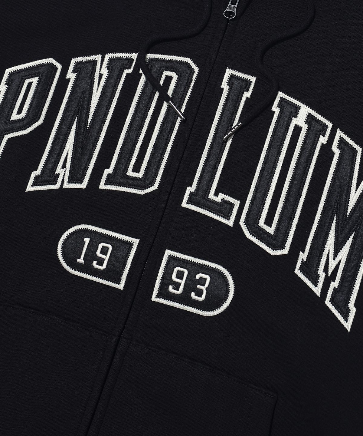 펜듈럼(PENDULUM) 아치 로고 아플리케 후드집업 LP8TU745_BLACK