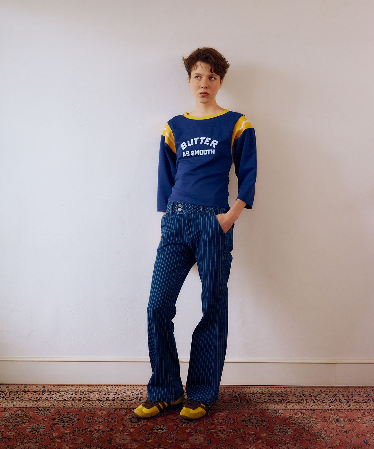 그린버터(GREENBUTTER) Pinstripe Bootcut Denim Pants (Deep blue)