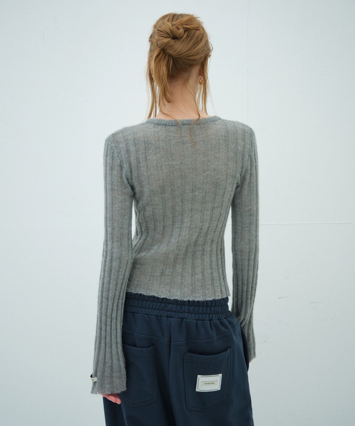 오버듀플레어(OVERDUEFLAIR) KID MOHAIR FLARED SLEEVE KNIT_GREY