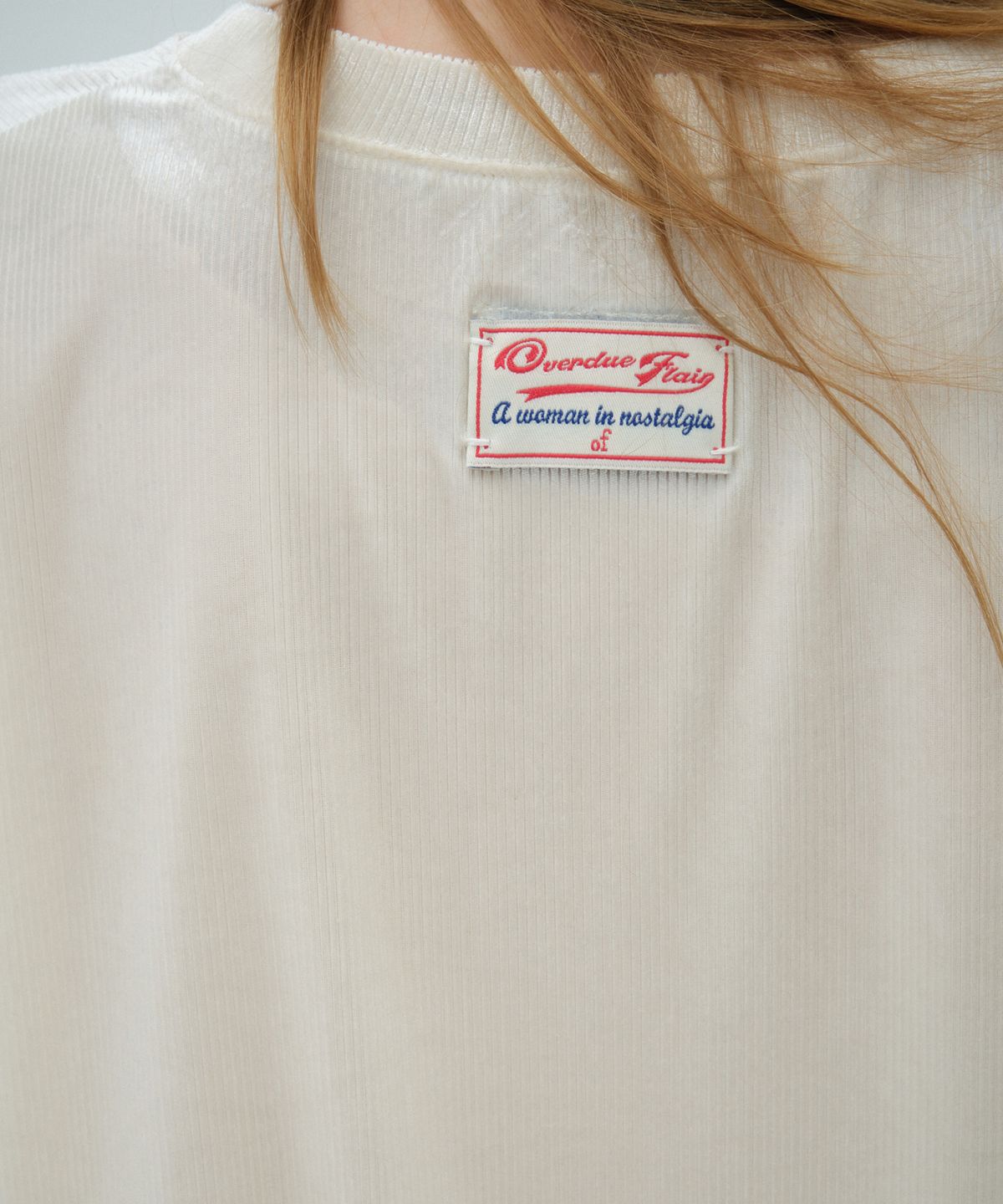 오버듀플레어(OVERDUEFLAIR) GLOW LOOSE FIT VELVET T-SHIRT_IVORY