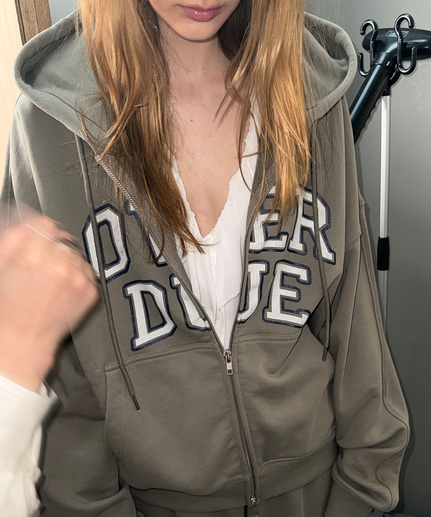 오버듀플레어(OVERDUEFLAIR) OVERDUE ZIP-UP HOODIE_KHAKI - 사이즈