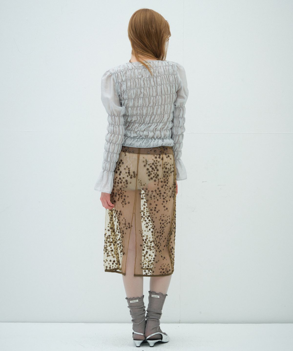 오버듀플레어(OVERDUEFLAIR) SMOCKED PUFF BLOUSE_LIGHT GREY