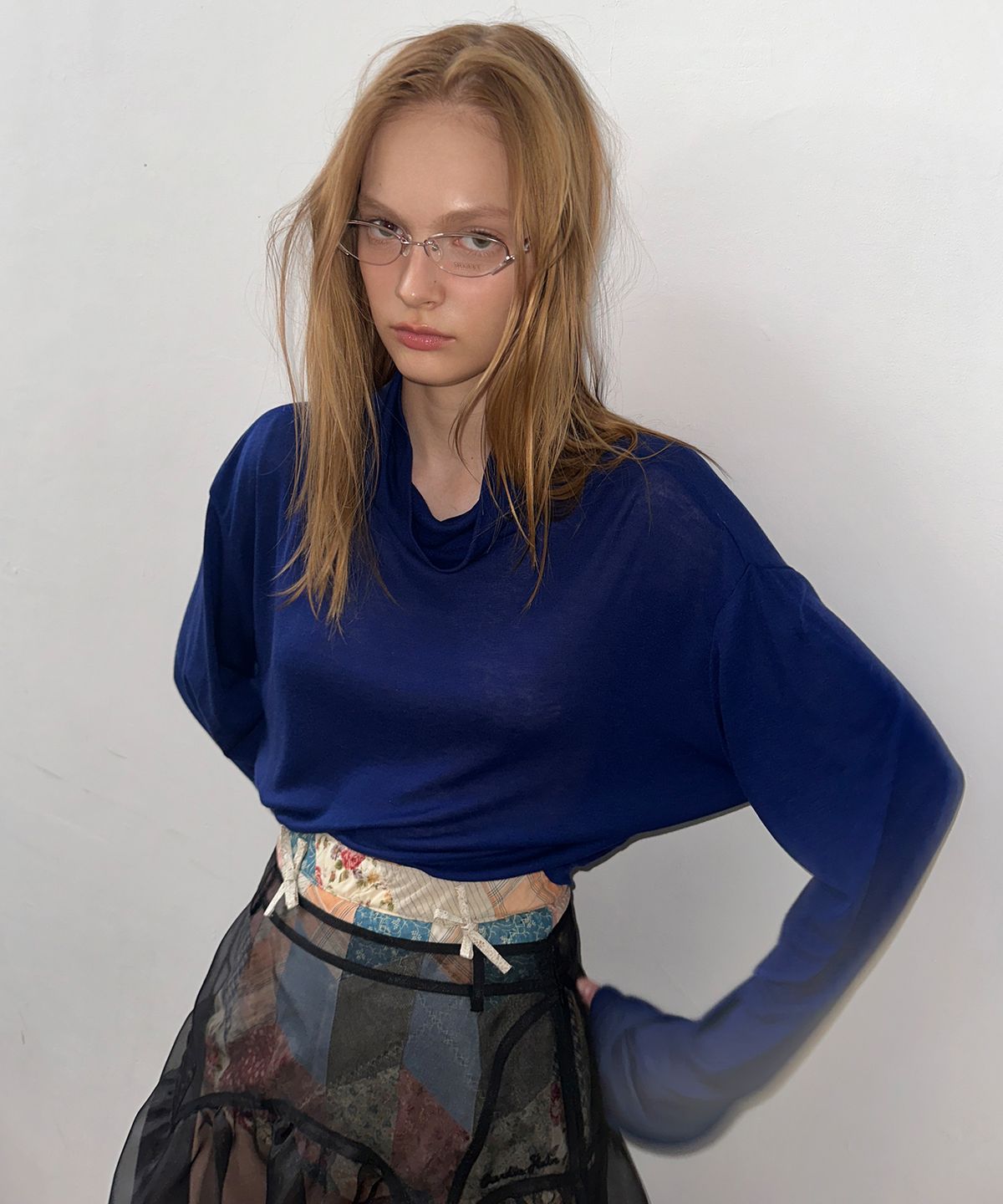 오버듀플레어(OVERDUEFLAIR) LOOSE FIT WOOL TENCEL TURTLENECK T-SHIRT_ROYAL BLUE