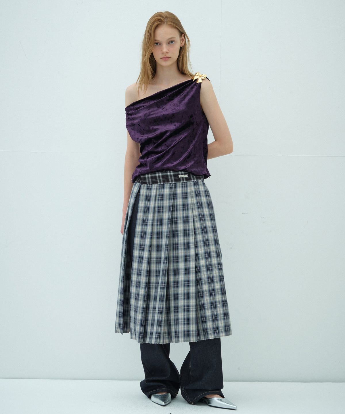 오버듀플레어(OVERDUEFLAIR) OFF SHOULDER VELVET TOP_PURPLE