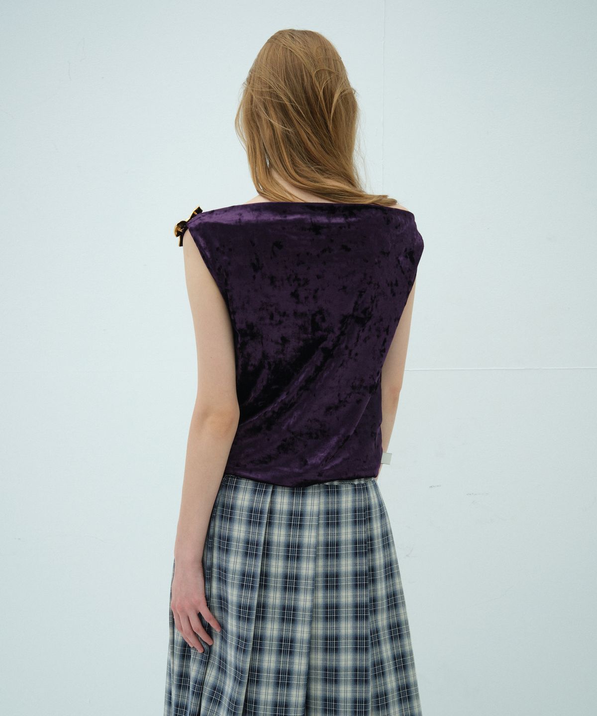 오버듀플레어(OVERDUEFLAIR) OFF SHOULDER VELVET TOP_PURPLE