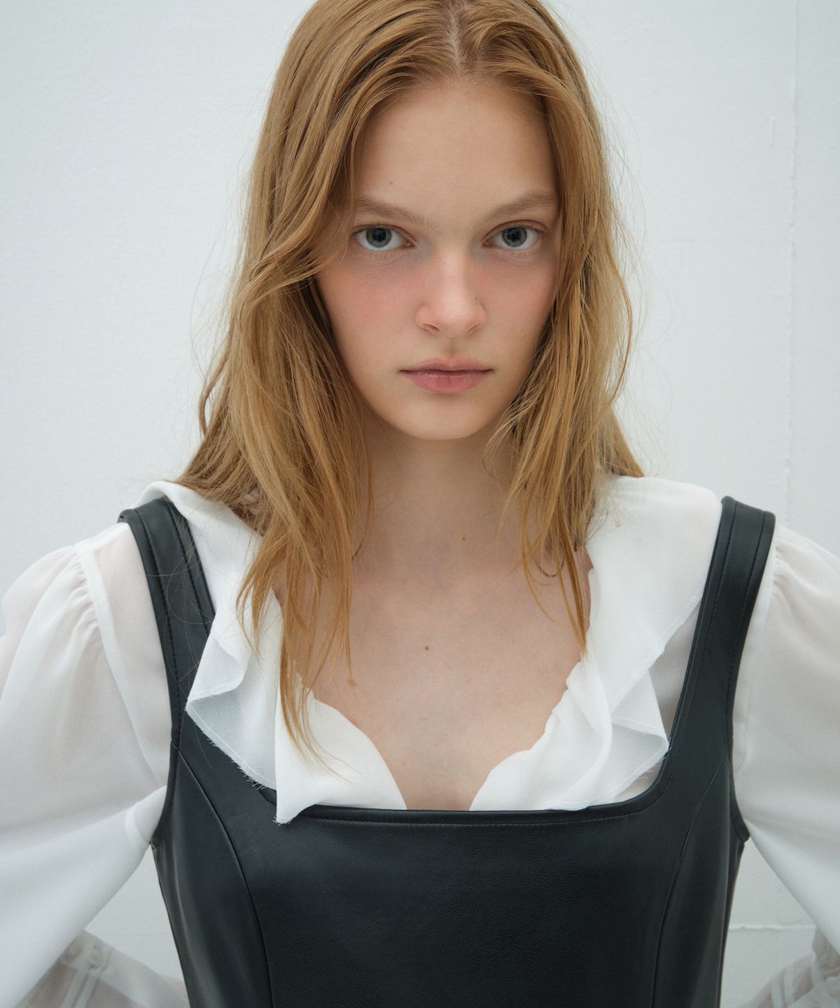 오버듀플레어(OVERDUEFLAIR) SQUARE NECK LEATHER LONG DRESS_BLACK