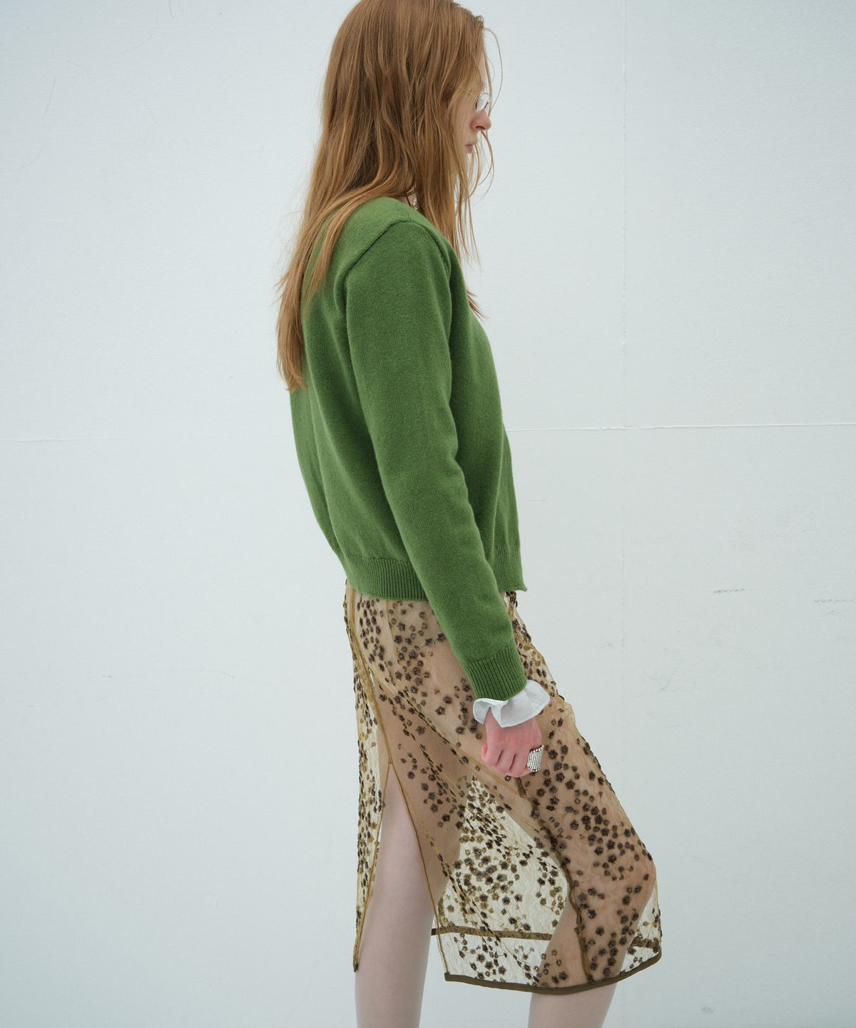 오버듀플레어(OVERDUEFLAIR) FLOWER SEQUIN SKIRT_OLIVE KHAKI