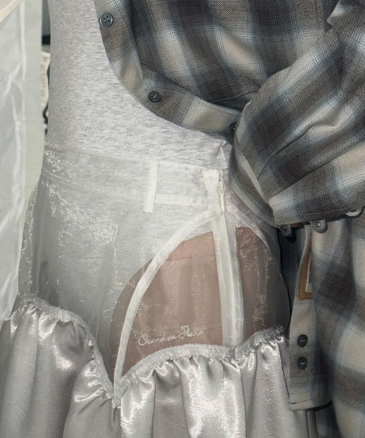 오버듀플레어(OVERDUEFLAIR) SHEER SATIN LONG SKIRT_WHITE SILVER
