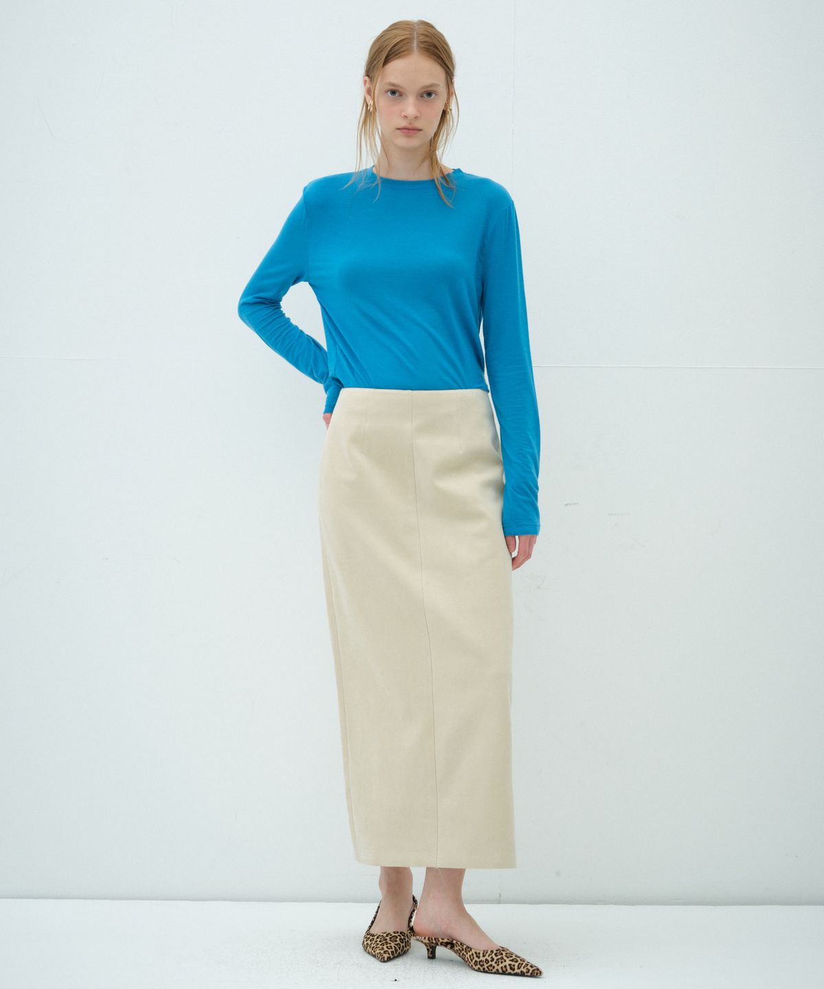 오버듀플레어(OVERDUEFLAIR) SUEDE LONG SKIRT_LIGHT BEIGE