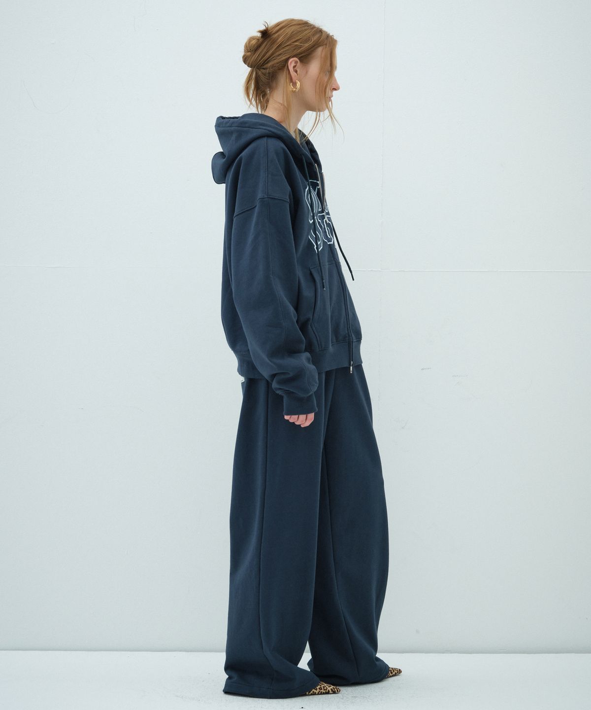 오버듀플레어(OVERDUEFLAIR) TWO-WAY WIDE SWEAT PANTS_NAVY