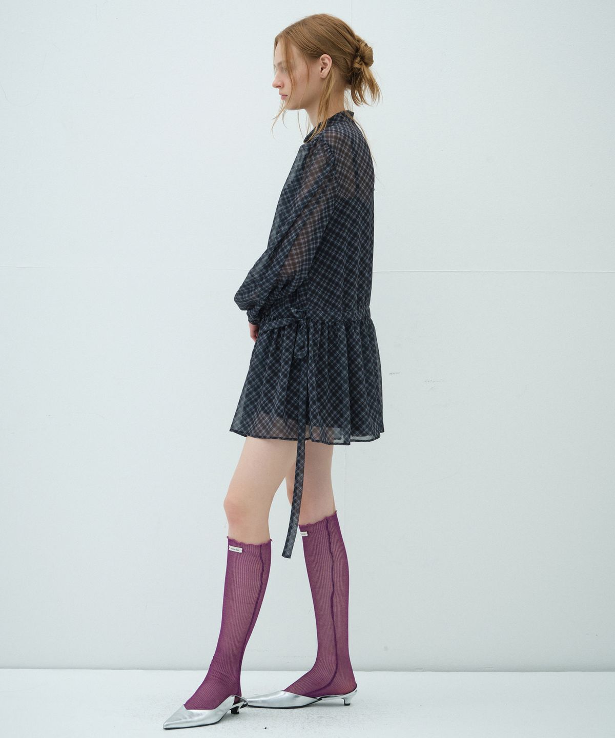 오버듀플레어(OVERDUEFLAIR) METALLIC KNEE SOCKS_PURPLE
