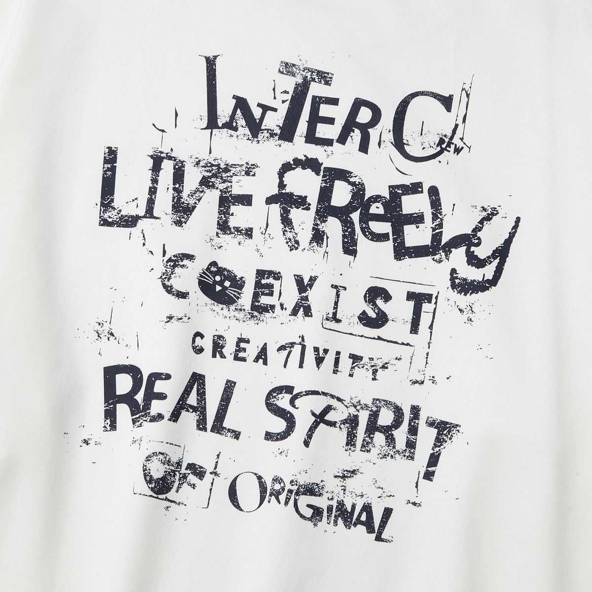 인터크루(INTERCREW) 카오원포인트아플리케맨투맨 O화이트 ITZ3TM31AOH
