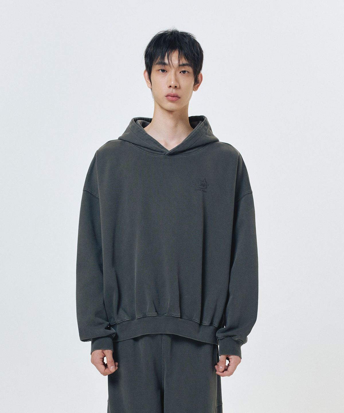 엘엠알(LMR) 피그먼트 오버핏 드로잉 레터링 후드 CHARCOAL