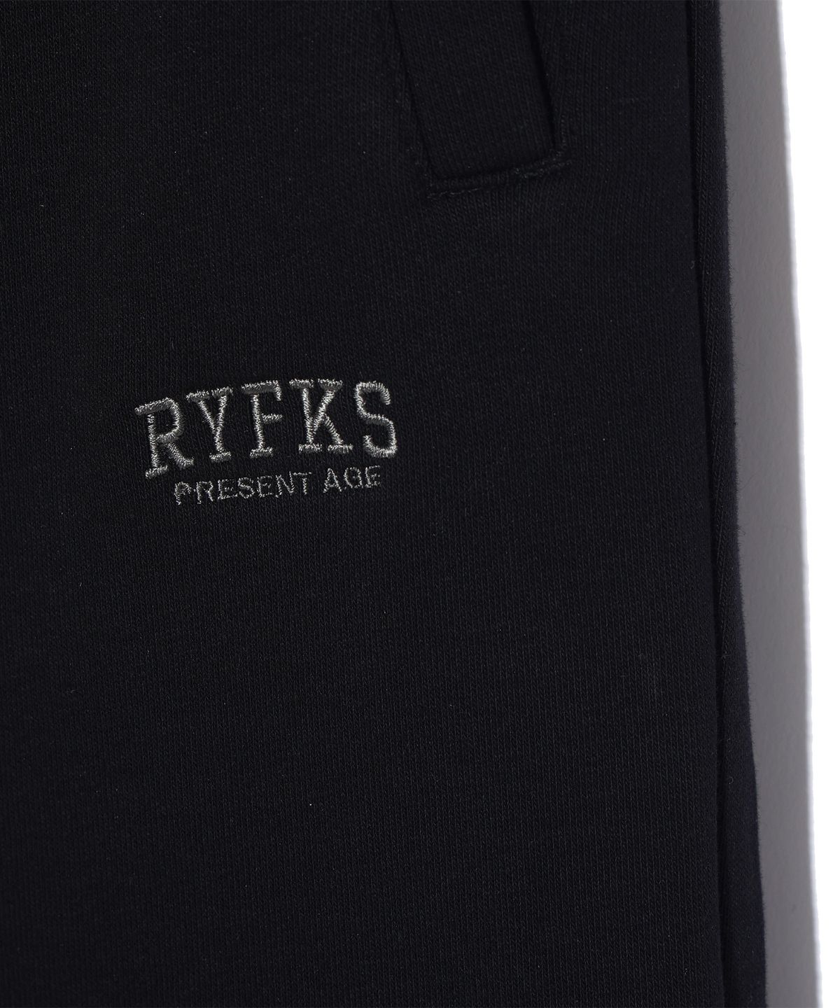 레이피커스(RAYFIKERS) 스몰 자수 와이드 스웨트 팬츠 MQ6PU179_BLACK