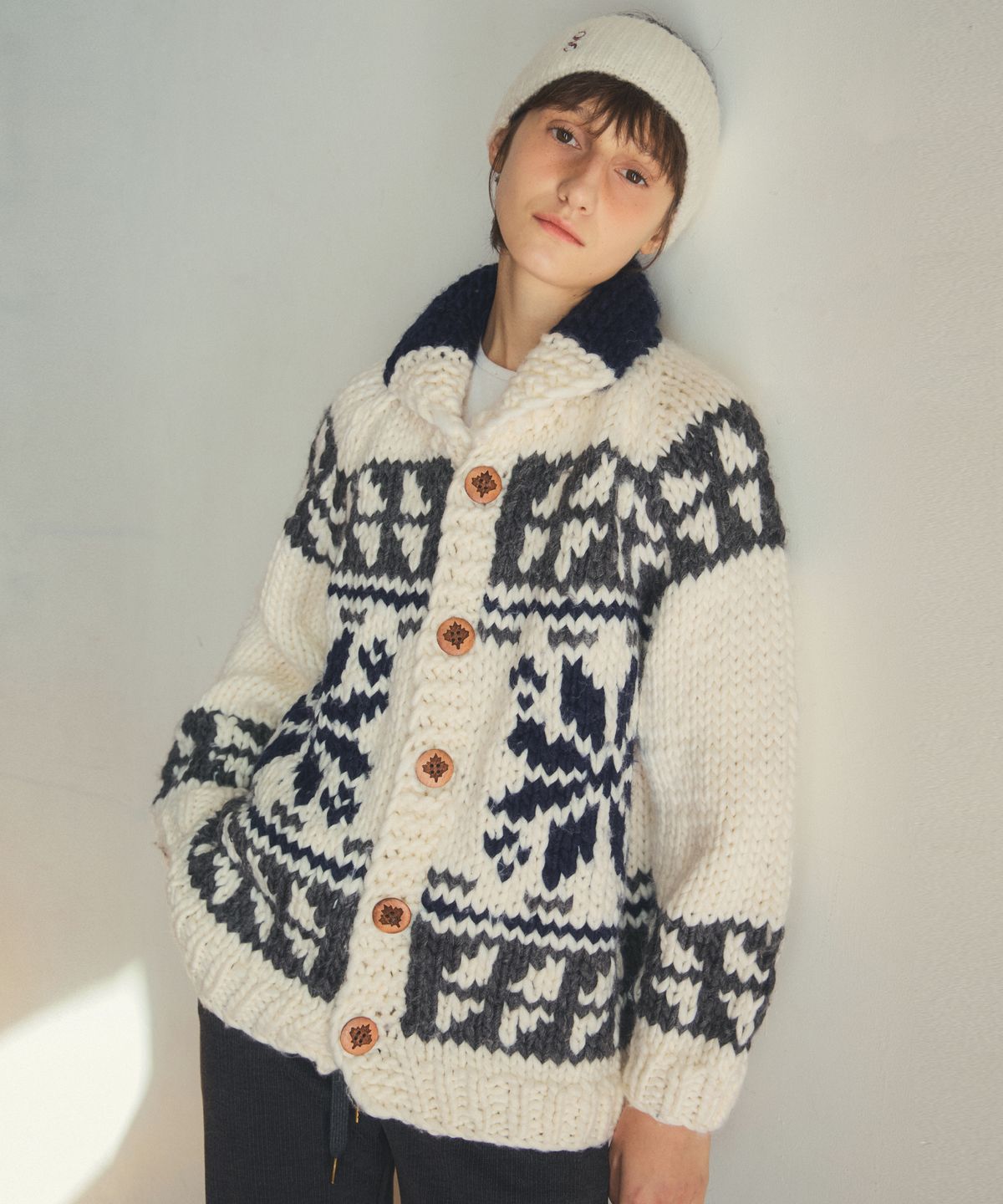 아우어노스텔지아(OURNOSTALGIA) real handmade cowichan shawl collar cardigan_Ivory