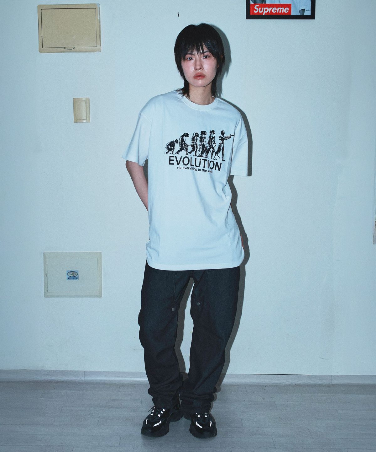 이브인더월드(EVEINTHEWORLD) EVOLUTION T-SHIRT WHITE