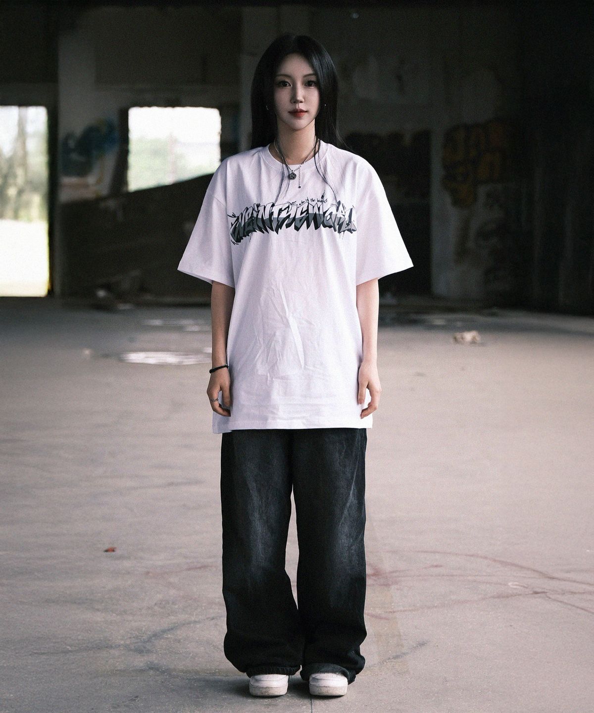 이브인더월드(EVEINTHEWORLD) DEFY-GRAFF T-SHIRT WHITE