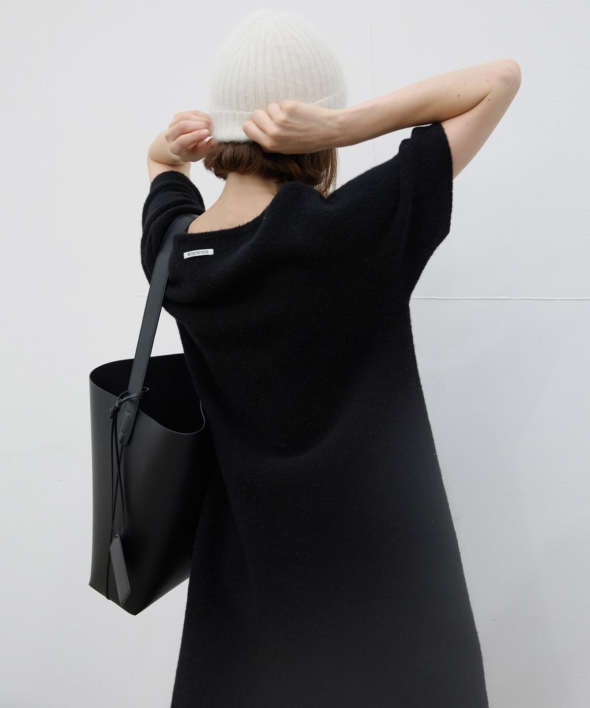 르바(LEVAR) Wool Knit Mini Dress - Black