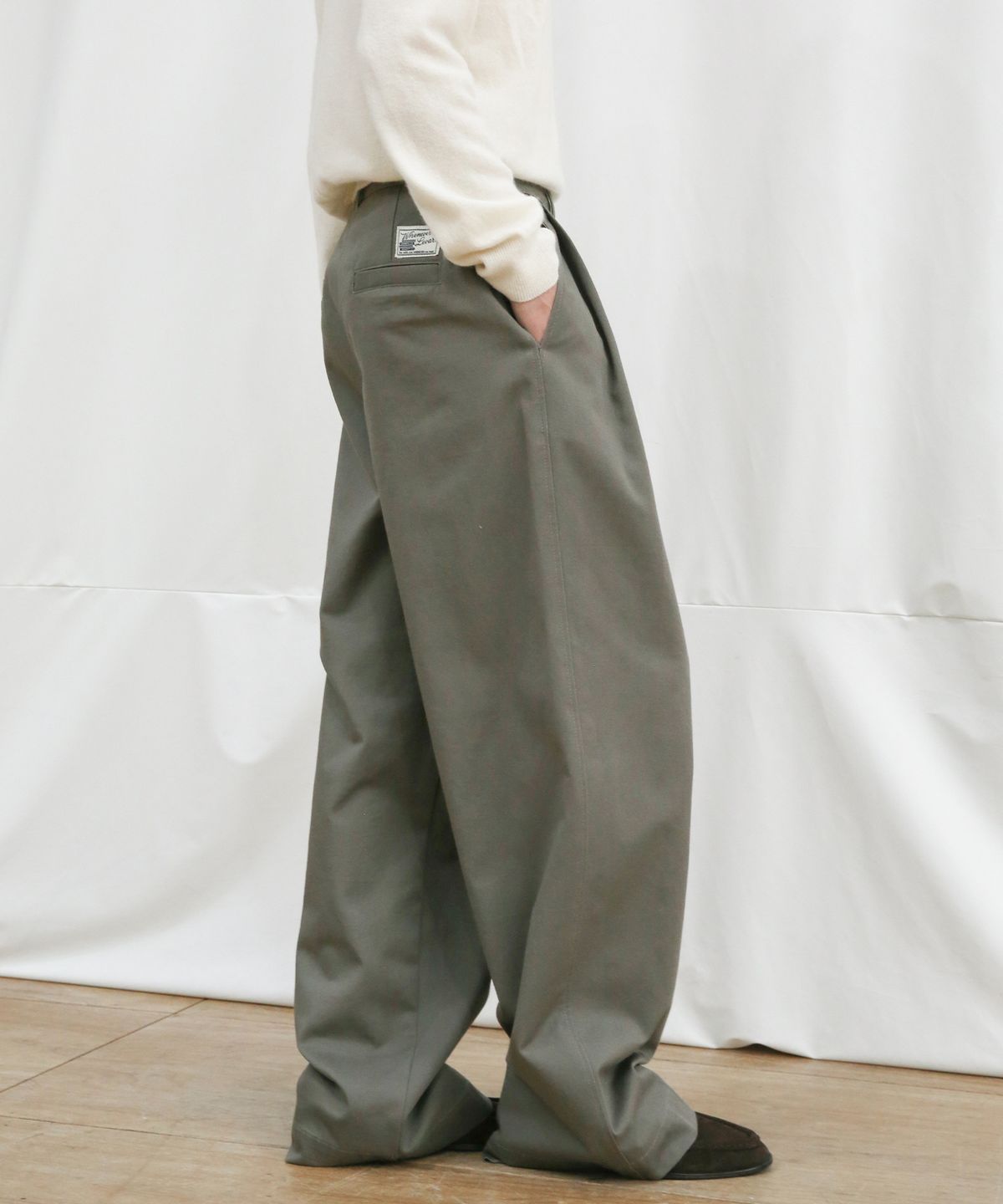 르바(LEVAR) Relaxed Cotton Chino Pants - Urban Khaki
