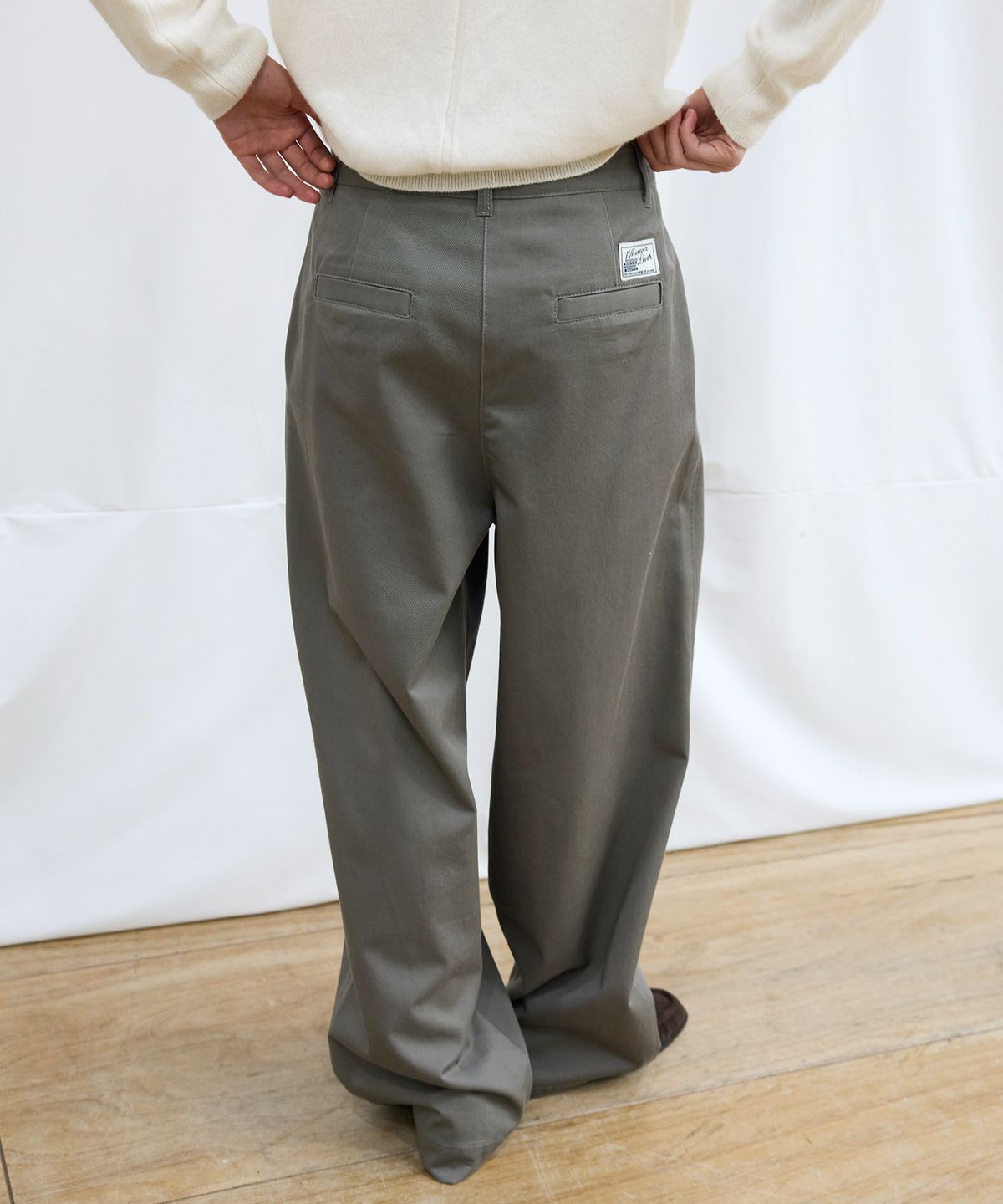 르바(LEVAR) Relaxed Cotton Chino Pants - Urban Khaki