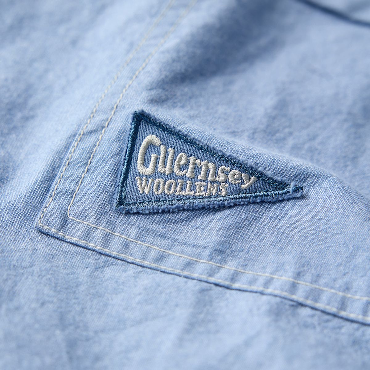 건지 울른스(Guernsey Woollens) 샴브레이 워크 셔츠 5.5oz - 라이트 블루