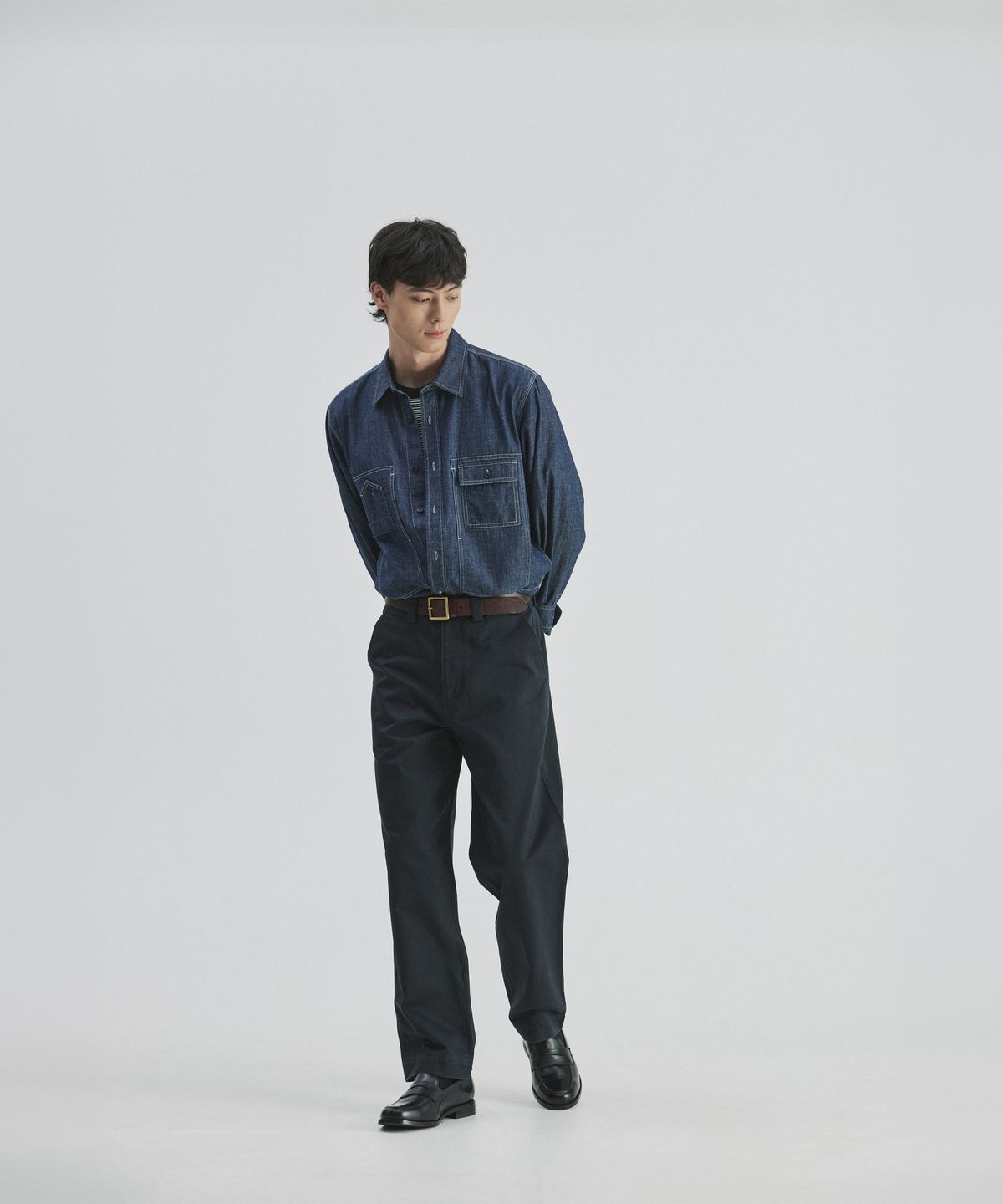 건지 울른스(Guernsey Woollens) 샴브레이 워크 셔츠 5.5oz - 인디고 블루