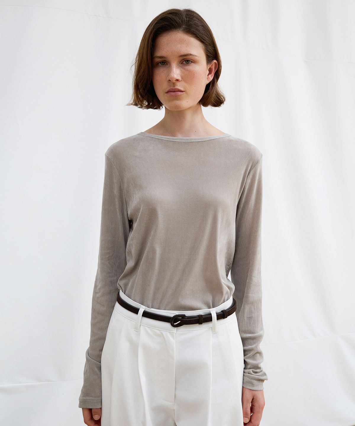 르바(LEVAR) Velvet Layered T-Shirt - Sand Grey