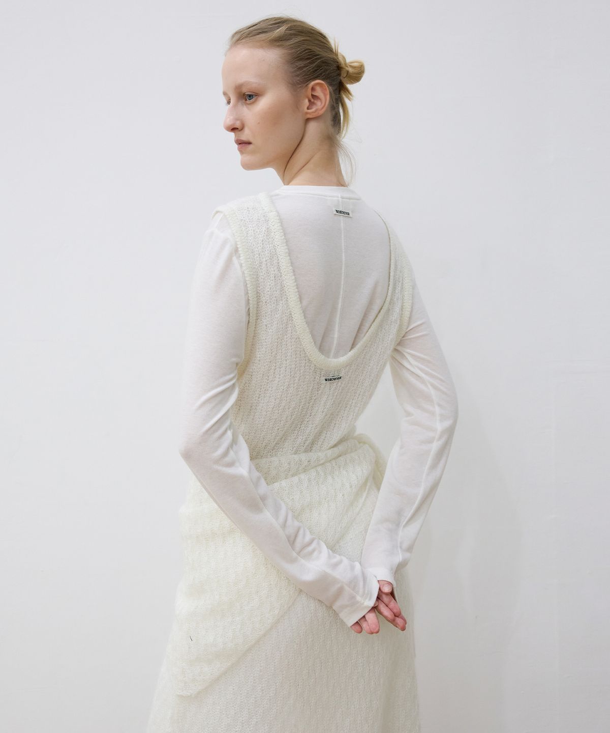 르바(LEVAR) Standard Soft T-Shirt - Off White