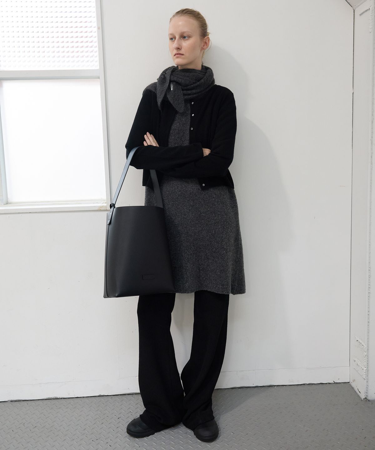 르바(LEVAR) Fuzzy Eyelet Layered Wrap Knit - Sage Grey