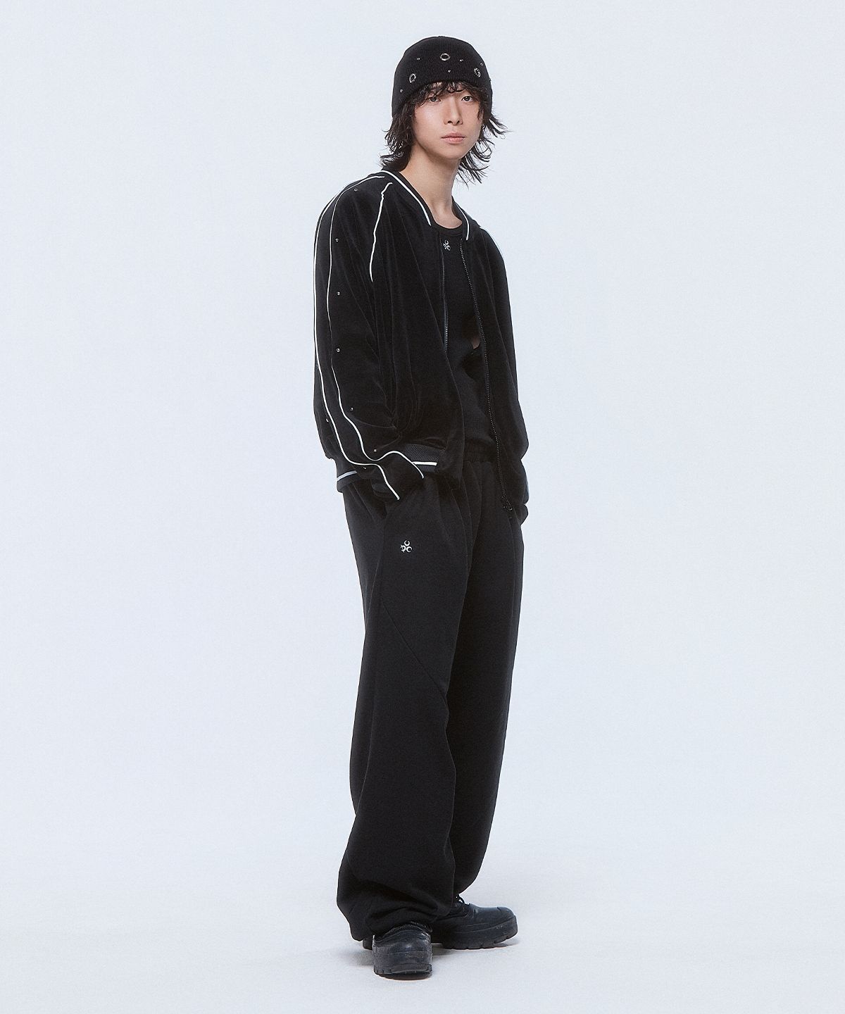 디오스피스(DAUSPICE) (DUC) Velour Stadium Jacket Black