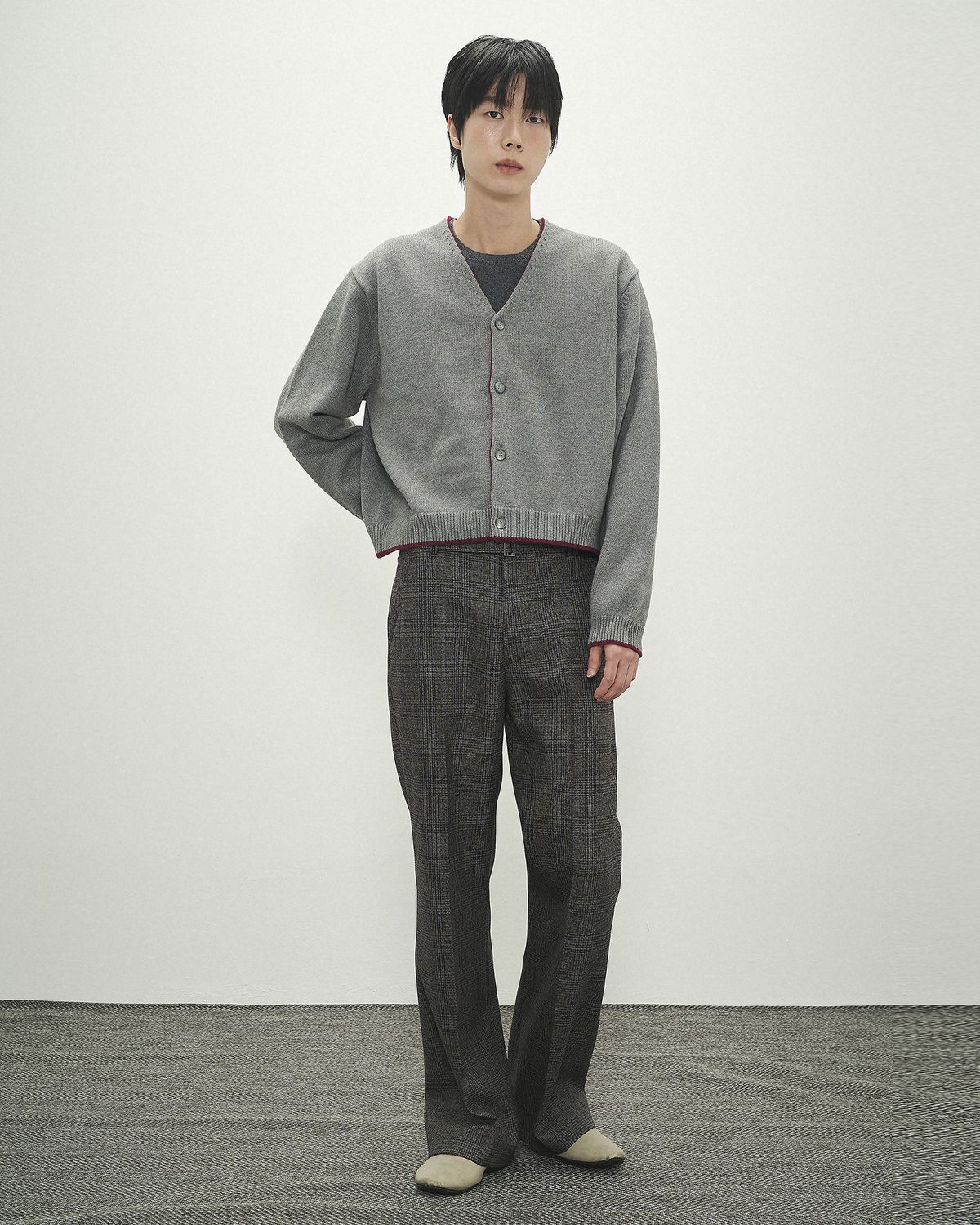 포커페이스(POKERFACE) CROPPED CARDIGAN GREY/BURGUNDY