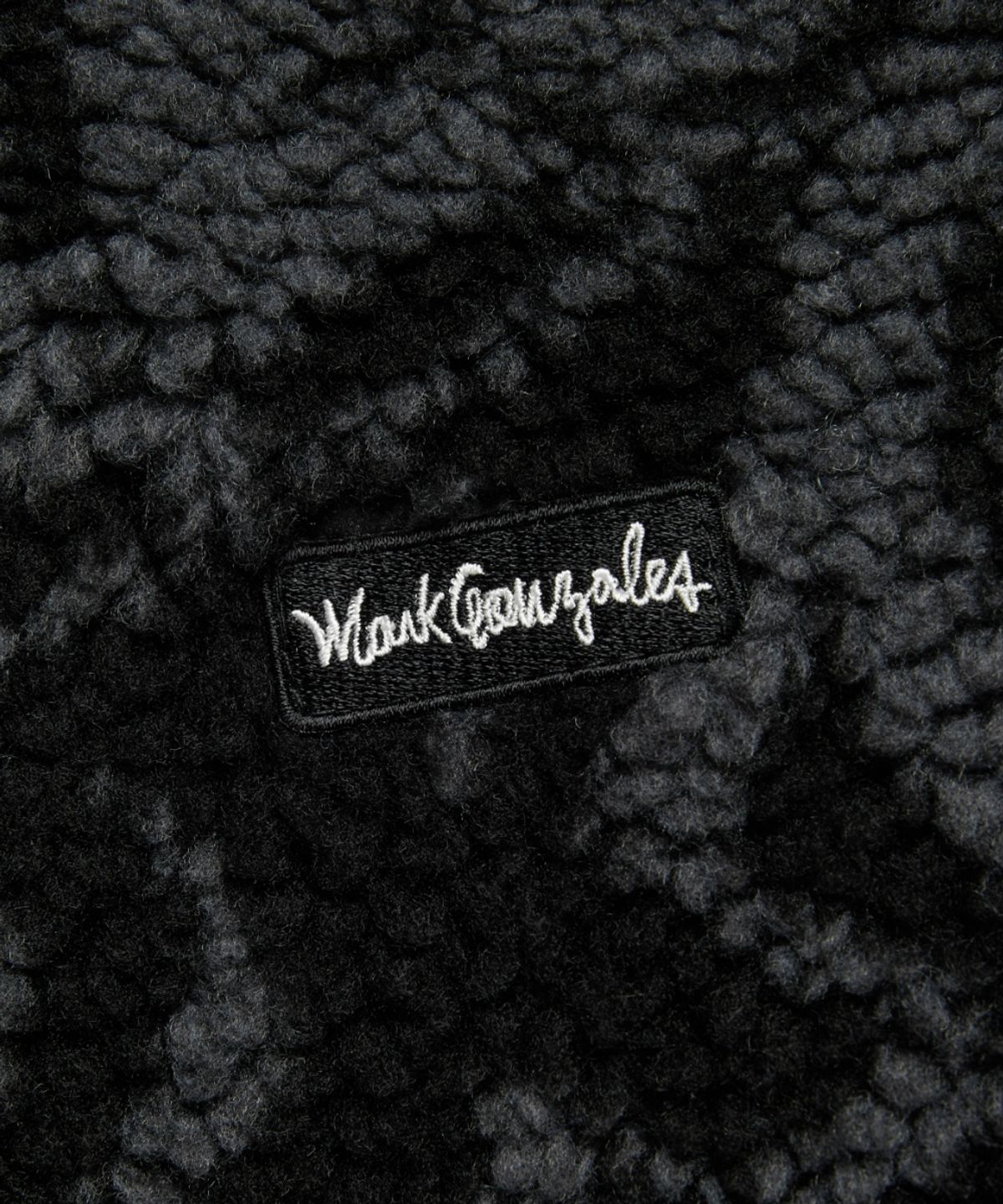 마크곤잘레스(MARK GONZALES) 자카드 쉘파 후드 자켓 - BLACK