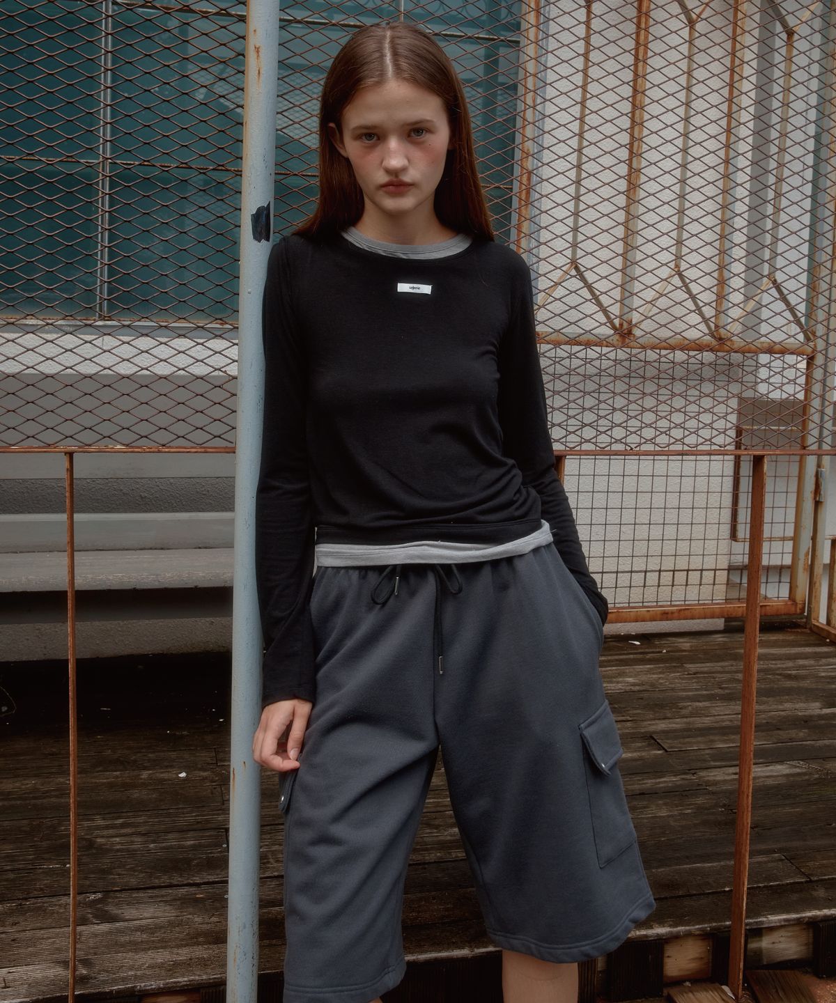 레터리(LETERIE) BERMUDA CARGO SWEAT PANTS_CHARCOAL