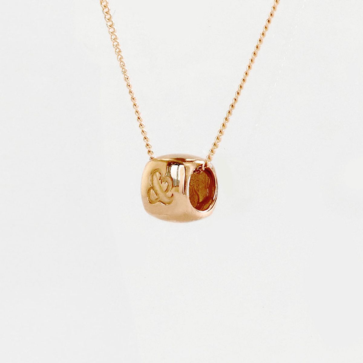 러비앤비(LOVEENB) [14K gold] 큐브 & 참 펜던트