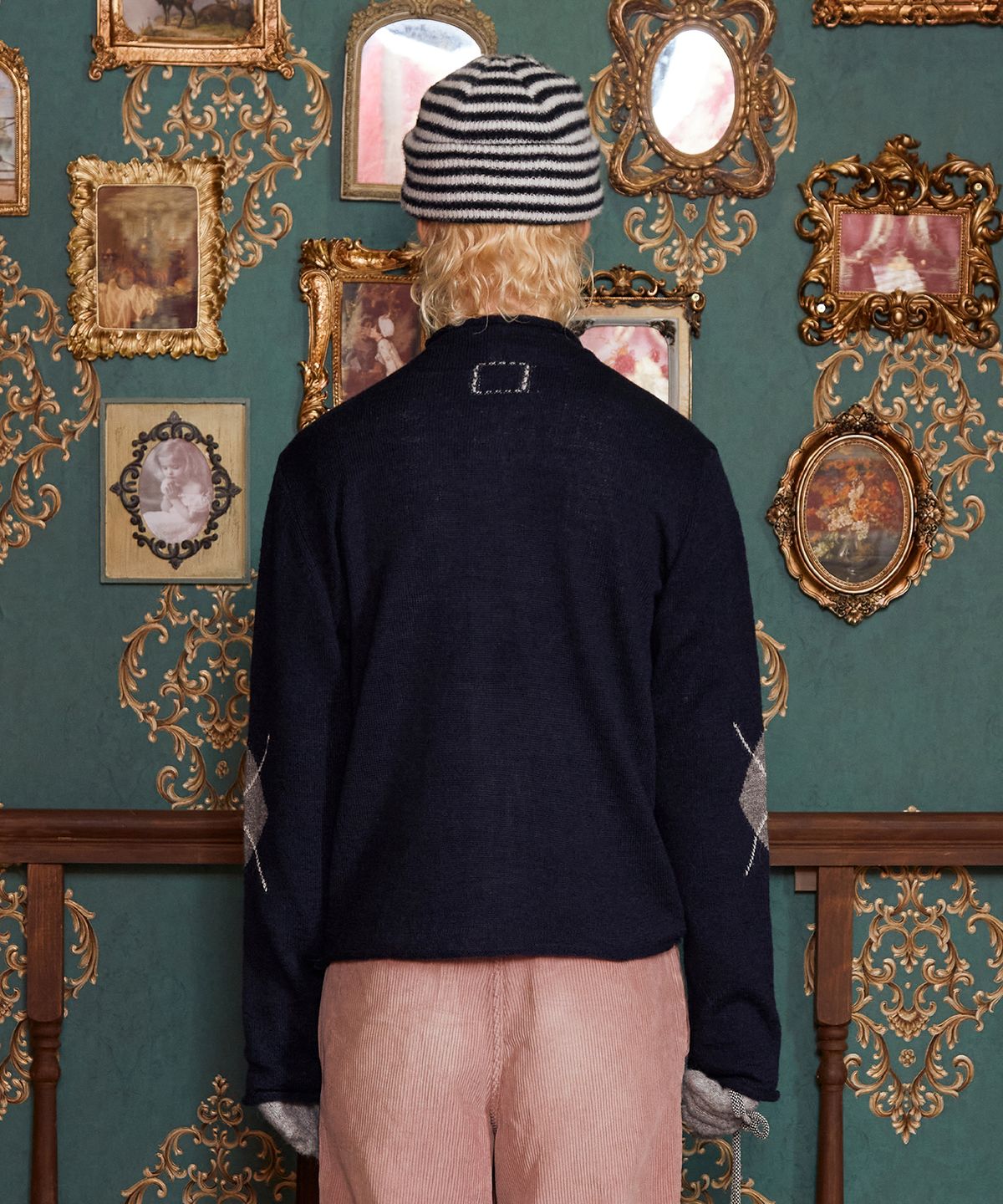 어널로이드(UNALLOYED) 아가일 집업 니트 / 네이비