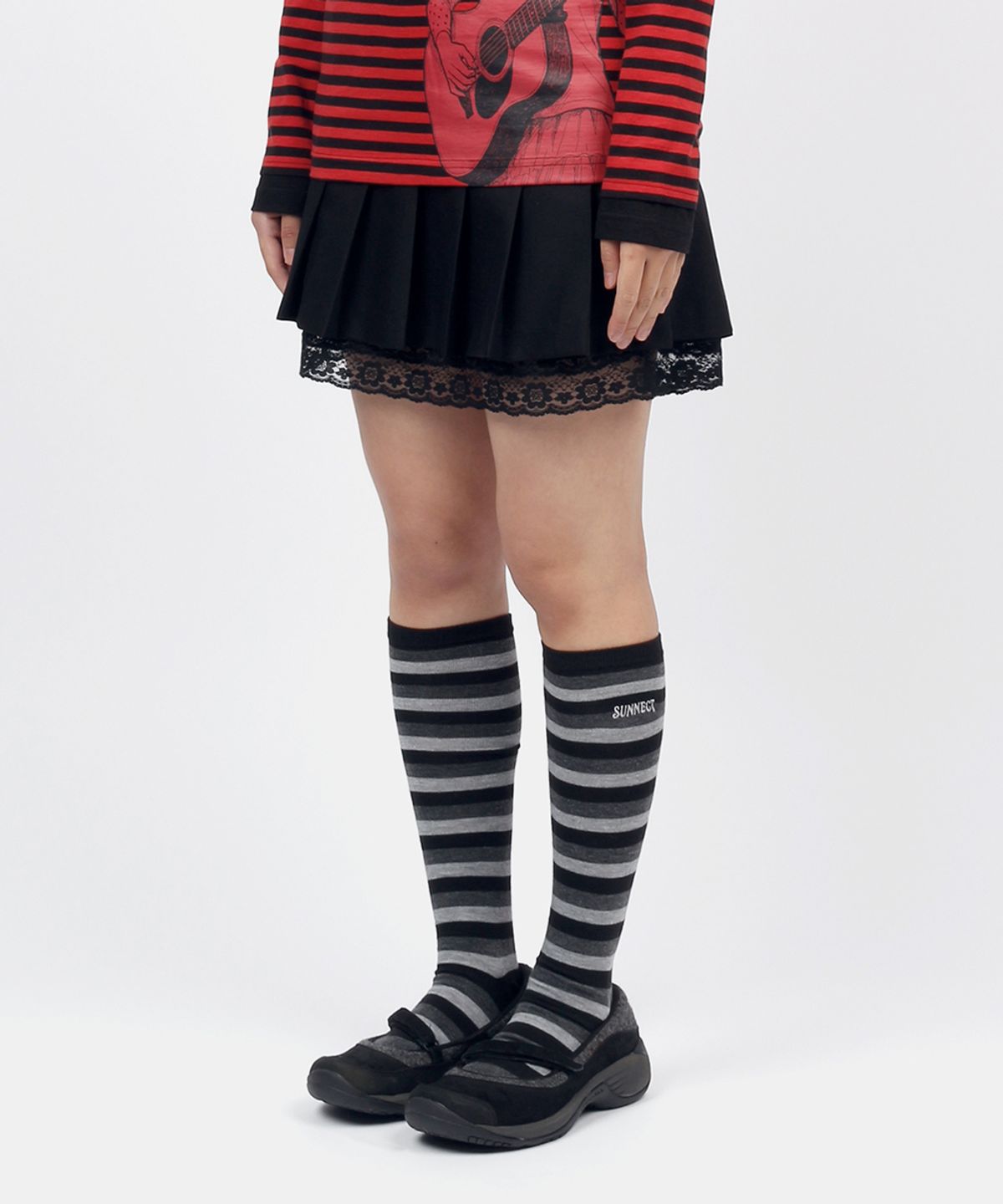 써넥트(SUNNECT) STAGE Pleats Skirt - Black