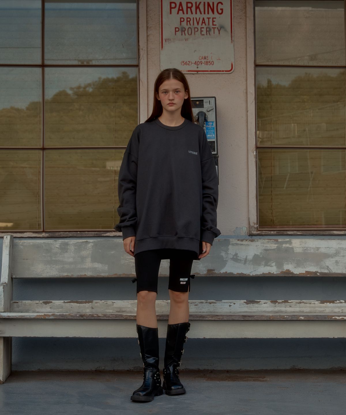 레터리(LETERIE) LETERIE LOGO SWEATSHIRT_CHARCOAL