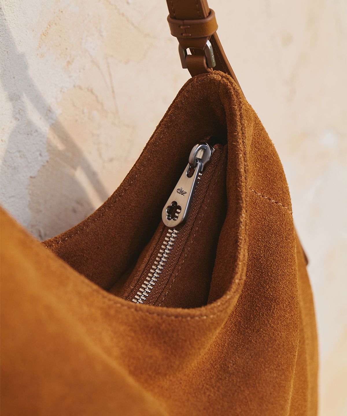 클로르(CLOR) FLOWER SUEDE BAG LARGE - 2 colors