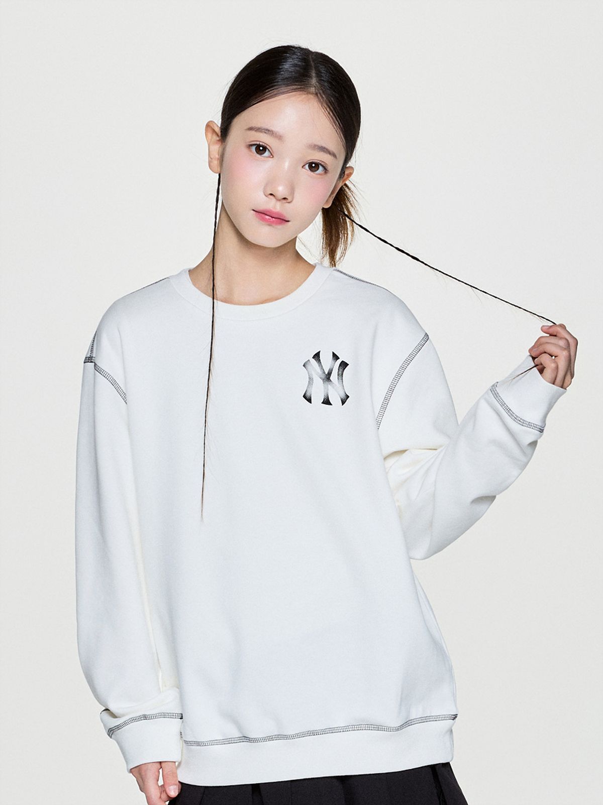 엠엘비 키즈(MLB KIDS) 스트릿 베이직 로고 아트웍 맨투맨 NY (Ivory)