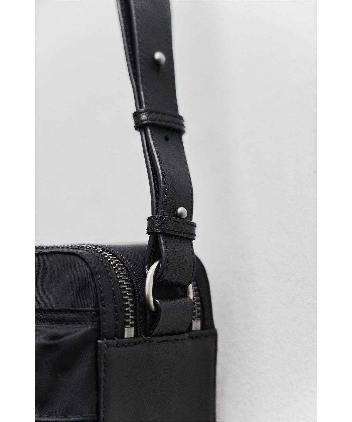 유스(YOUTH) Camera Bag - Black