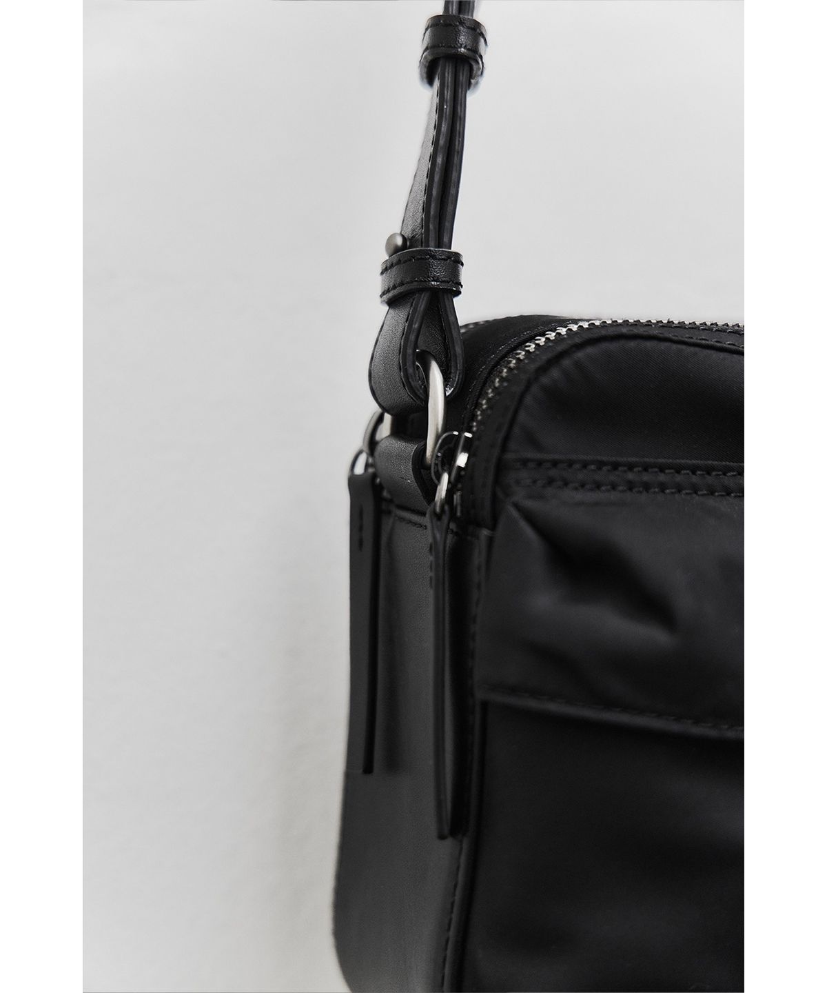 유스(YOUTH) Camera Bag - Black