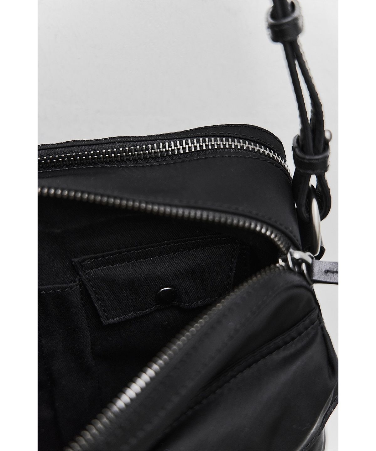유스(YOUTH) Camera Bag - Black